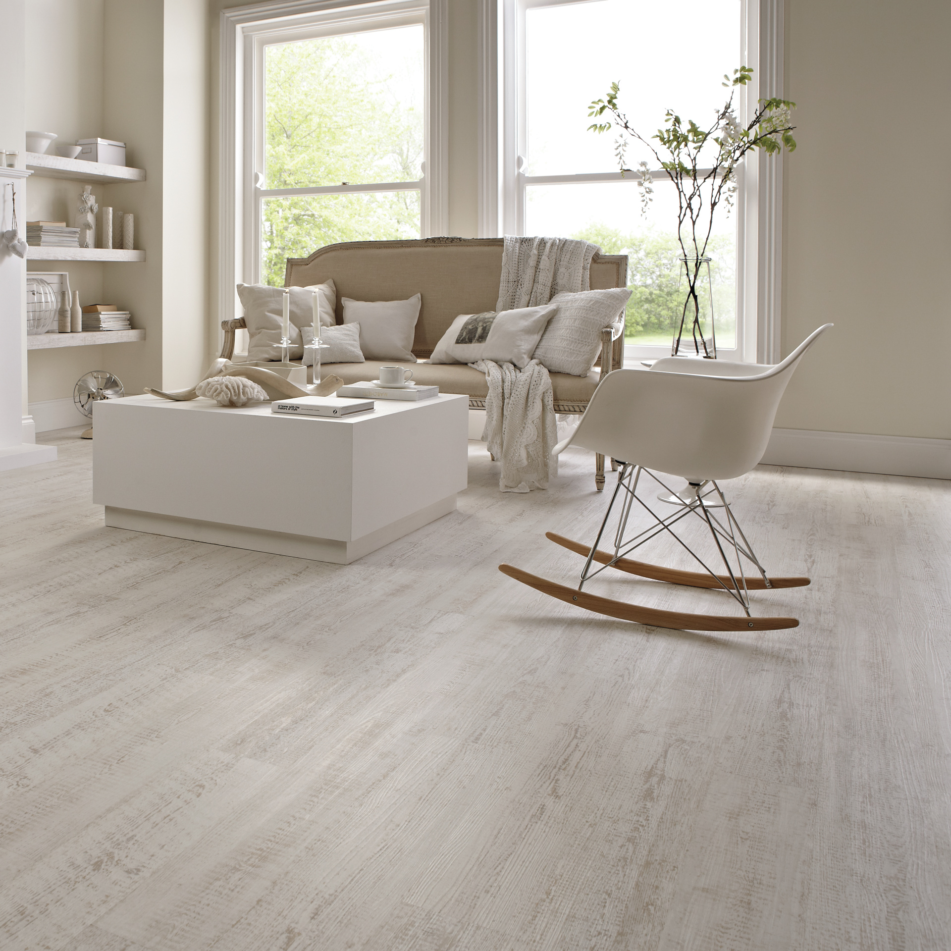Image of flooring product White Painted Pine SCB-KP105-6